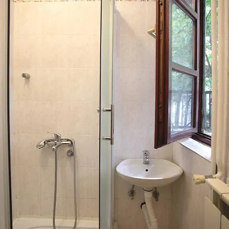 Hram 2 Βελιγράδι